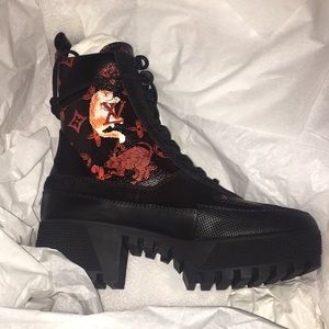 LV Laureate Platform Desert Boots